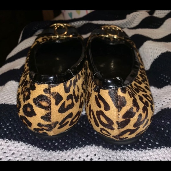 GENTLY USED CHEETAH SLIP ON FLATS - Picture 7 of 8